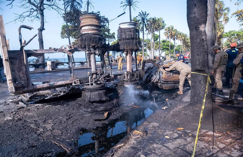 Ilustración de portada: Accidente e incendio de un camión cisterna deja dos muertos en la avenida George Washington